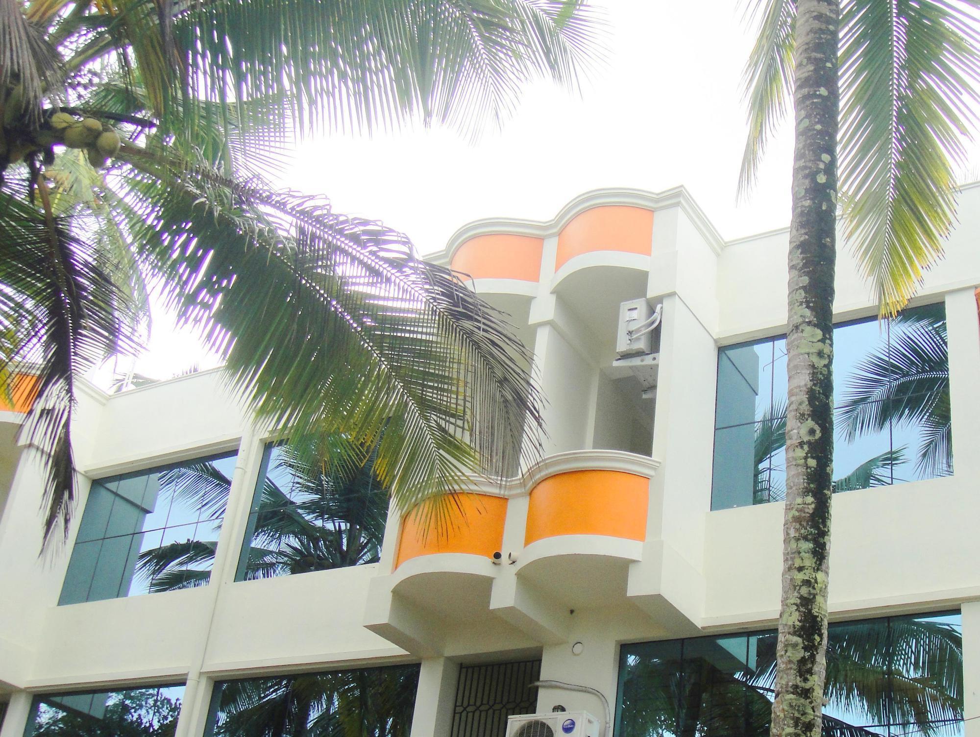 Dreams Hotel Kovalam Exterior photo